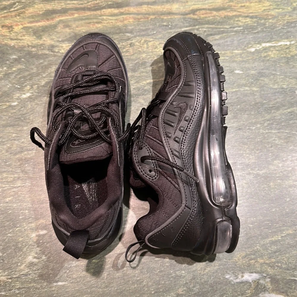 Nike Air Max 98 Triple Black Youth 5 / Women’s 6.5 / Everyday Sneaker